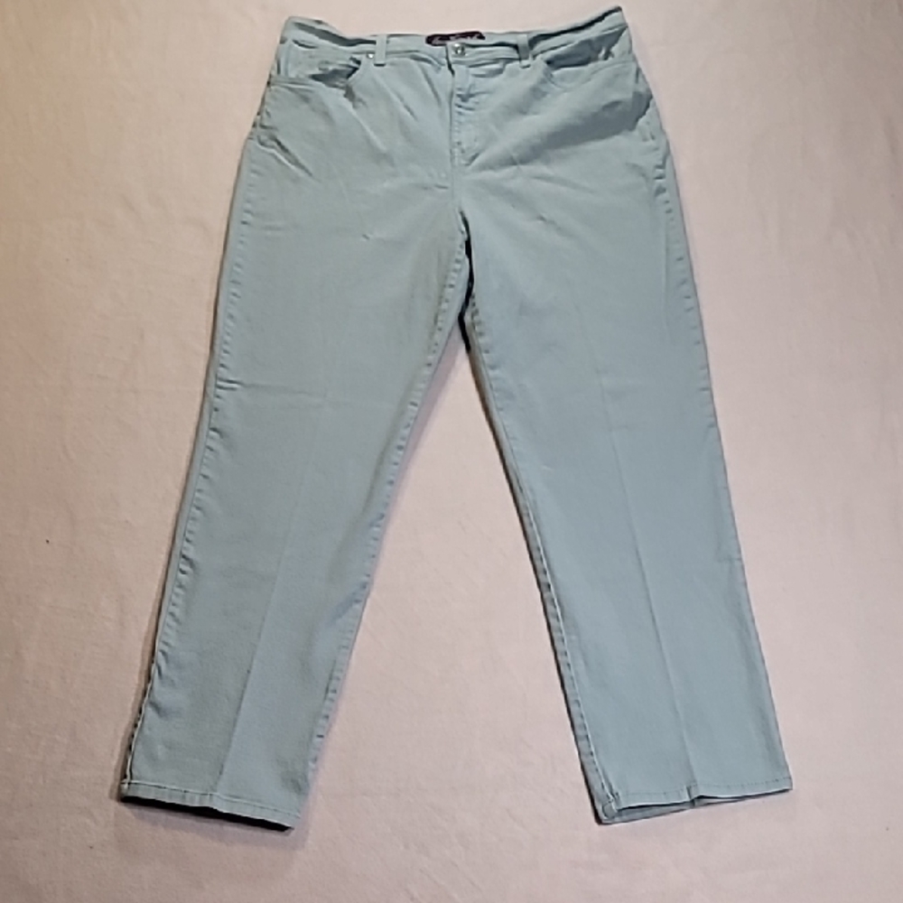 0811. 🩵Nearly NEW ~ Gloria Vanderbilt Jeans ~ Size 16 ~ Sky Blue🩵